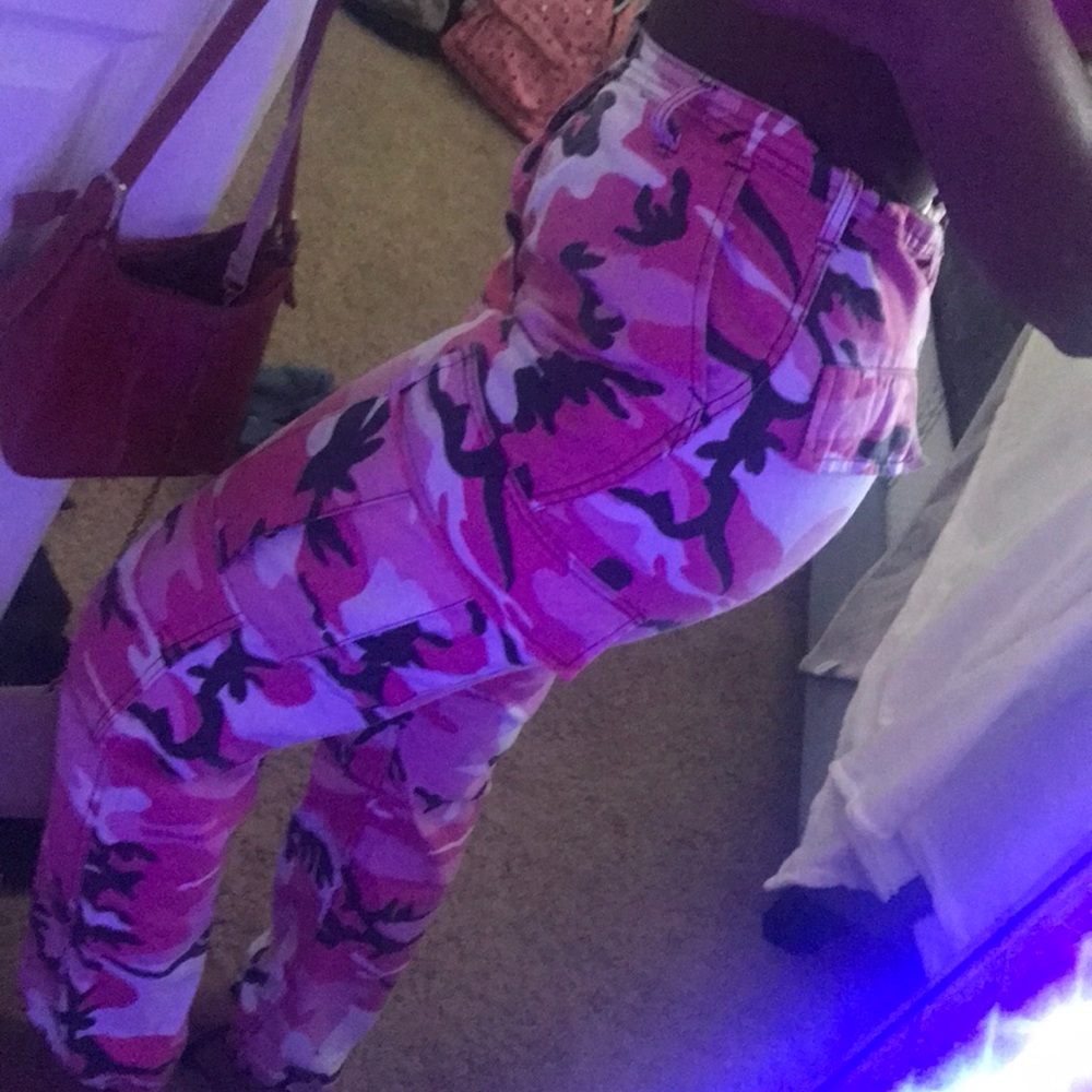 PINK CAMO CARGOS!